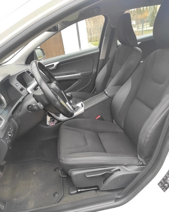 Volvo V60 cena 26500 przebieg: 261000, rok produkcji 2011 z Lidzbark małe 137